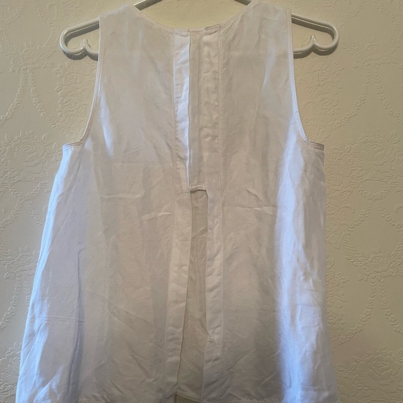Club Monaco Linen Swing Sleeveless blouse tank - Picture 3 of 4
